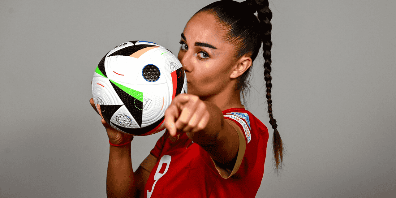 Nina Matejić Zlatna devojka srpskog fudbala (1) Nina Matejić: Zlatna devojka srpskog fudbala